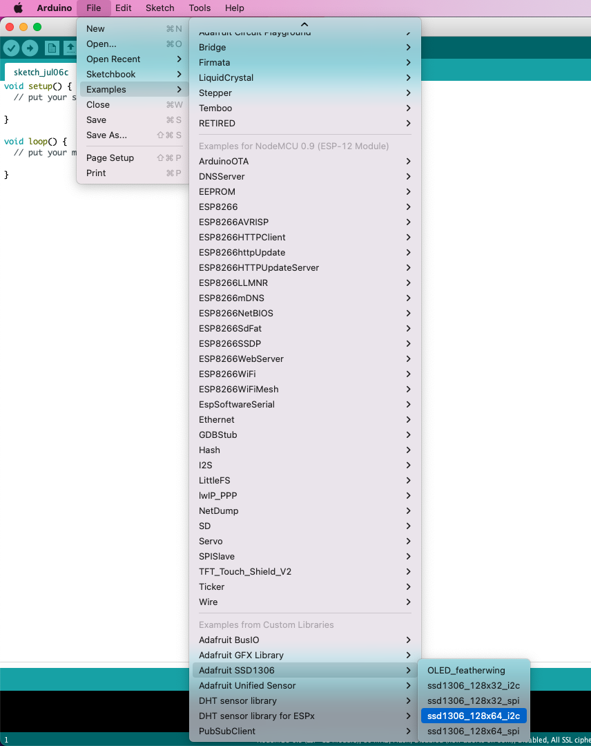 En la barra superior, abrir el menú "File" y seleccionar "Examples". En el submenú de ejemplos aparecerán algunas secciones y se debe ubicar en la sección de "Examples from Custom Libraries". Dentro de esta sección seleccione Adafruit SSD1306 y por último dé clic en la opción "ssd1306_128x64_i2c". Eso cargará el ejemplo.